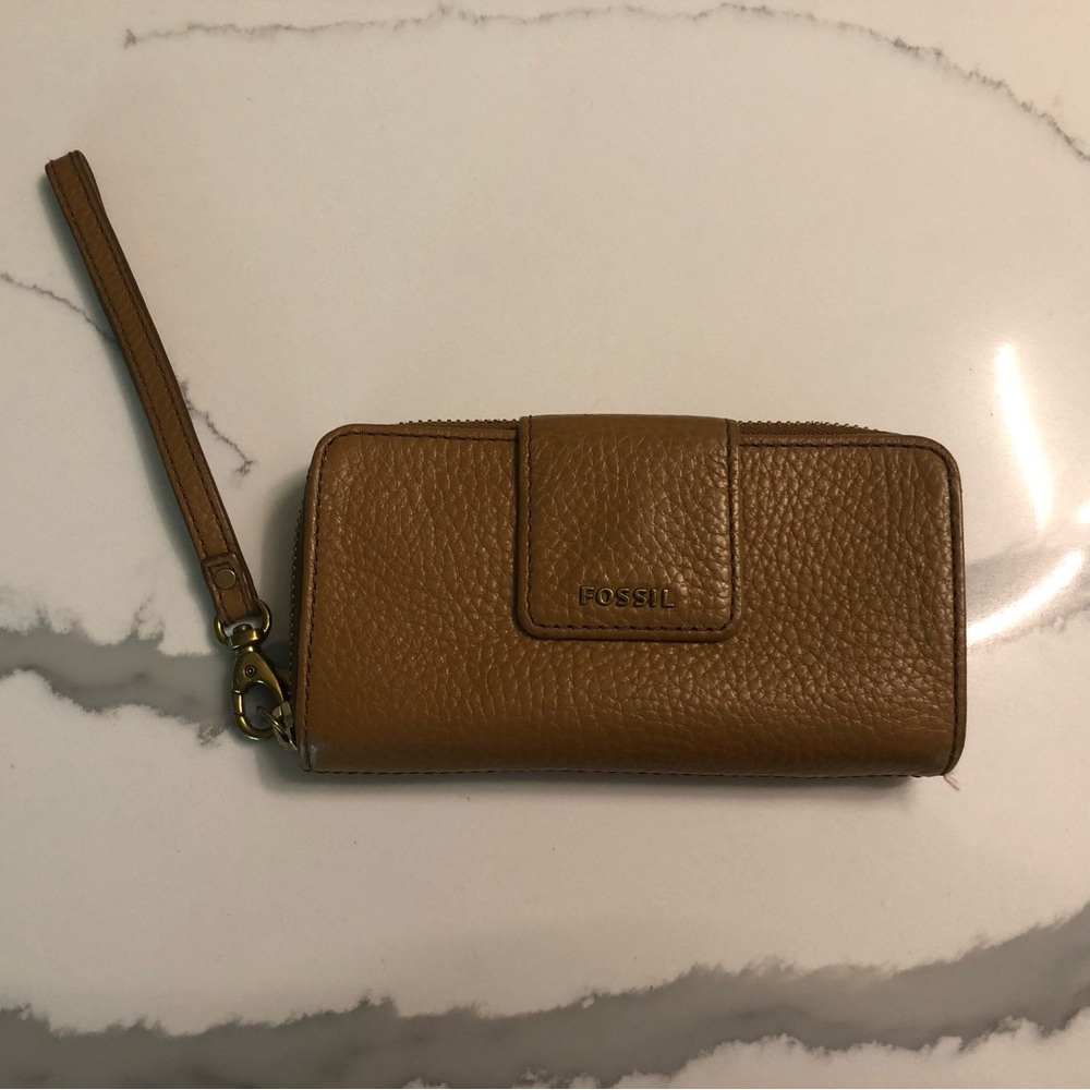 Fossil NWT Madison Brown Pebbled Leather Wristlet Wallet with Strap